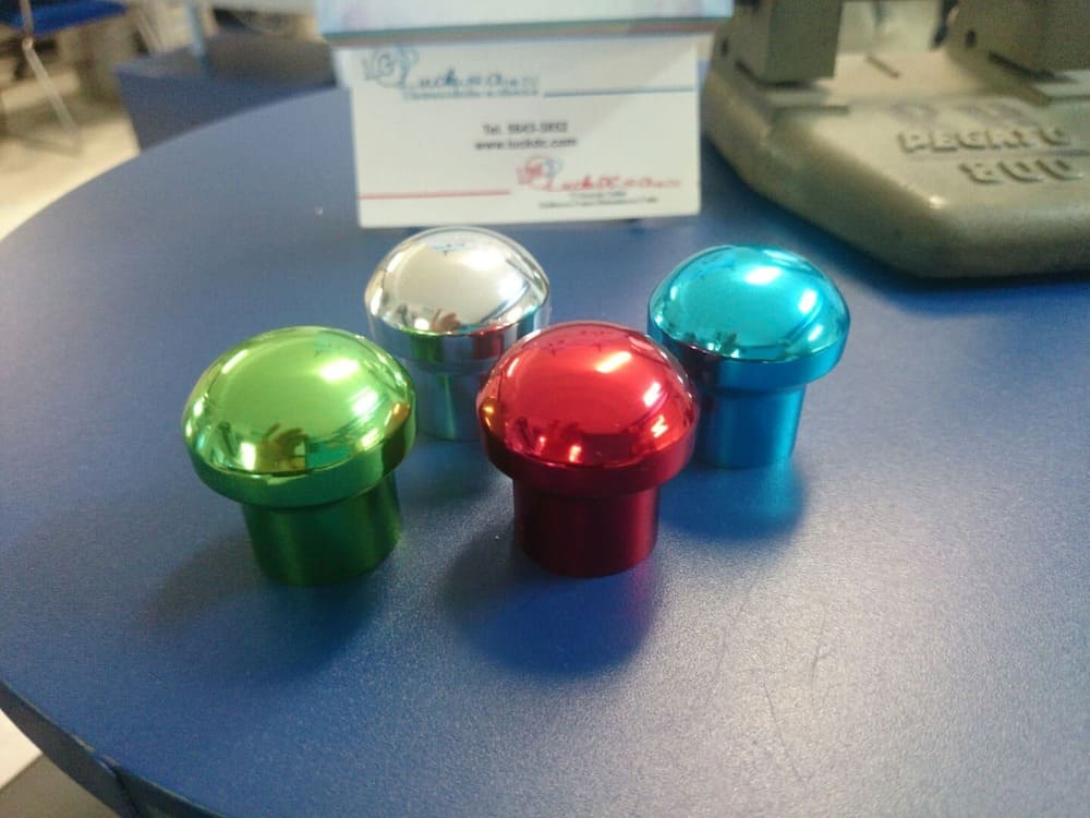 anodizado-de-aluminio-tapas-de-colores.jpg